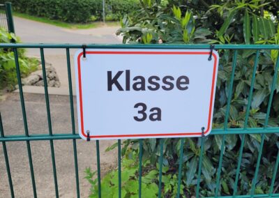 Klassenschild Schulhof